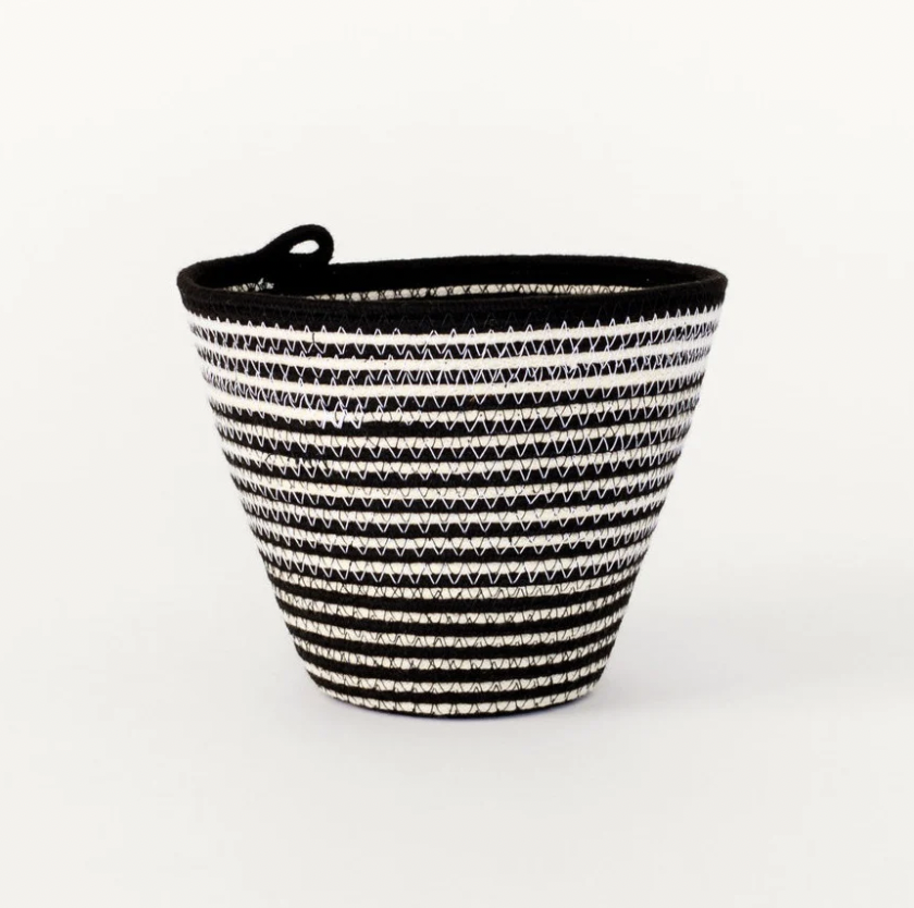 Black and White Stripe Rope Planter